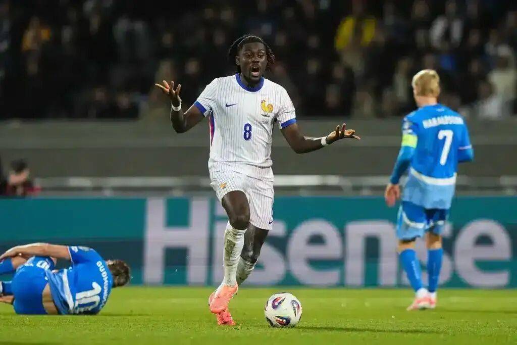 科内是维拉, 以填补阵容