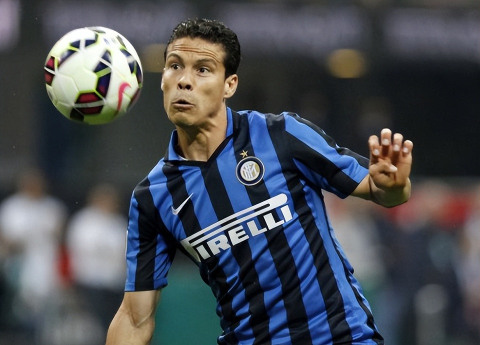 内斯被迫喝, 球员喝酒 内斯被迫喝, 球员喝酒