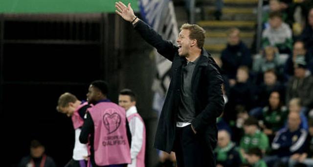 哗众取宠的, img, 批评所动摇